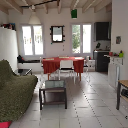 Duplex Au Coeur De Avec Location A La Semaine Minimum *